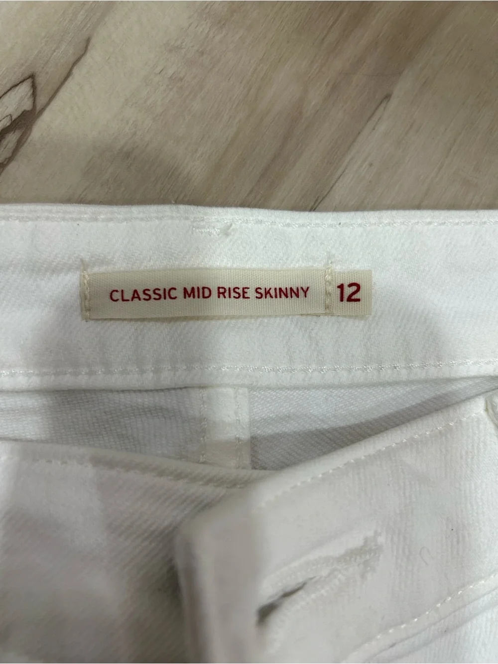 Crisp White Levi’s Straight-Leg Jeans